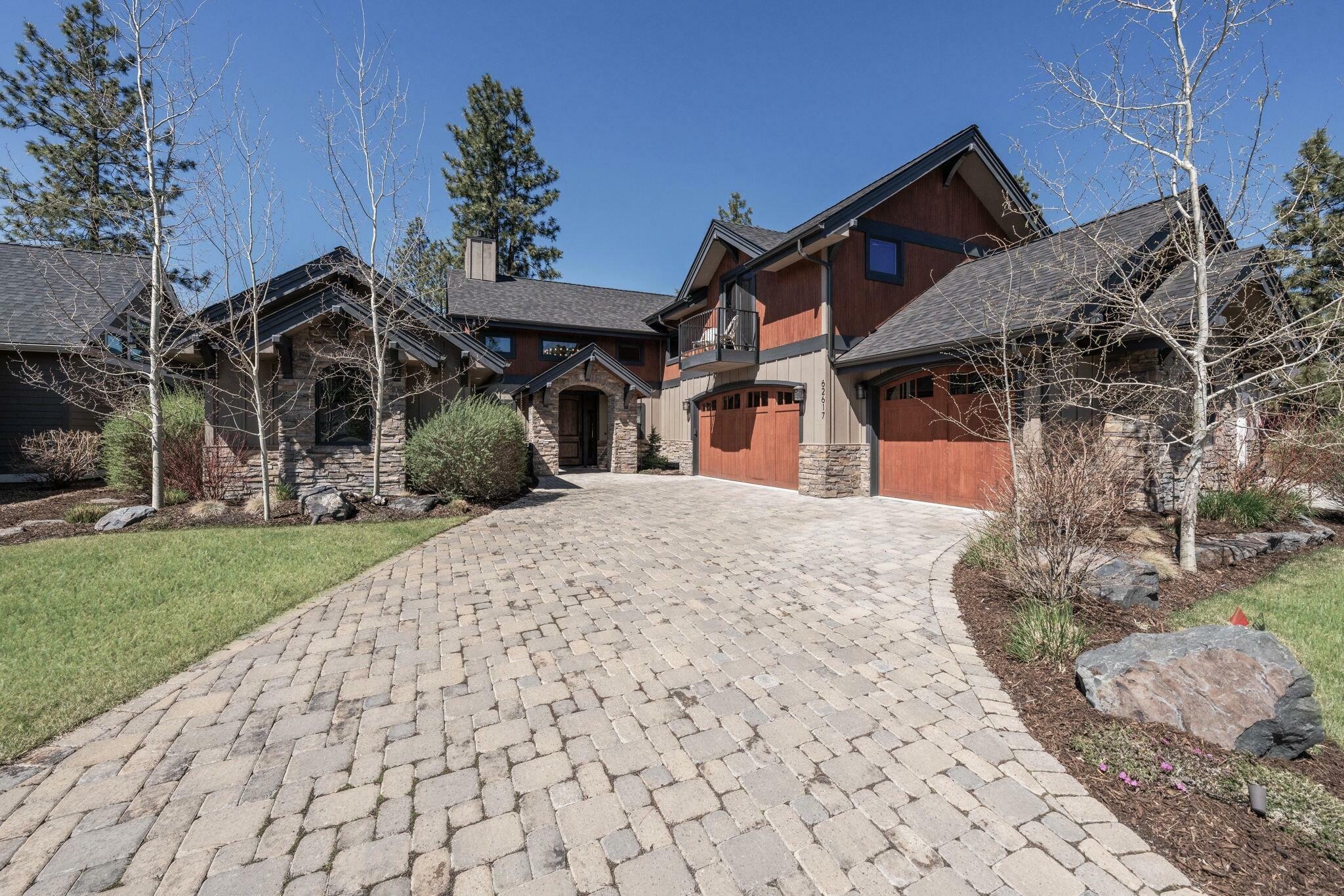 Property Photo: 62617 NW Mt Thielsen Drive OR 97703