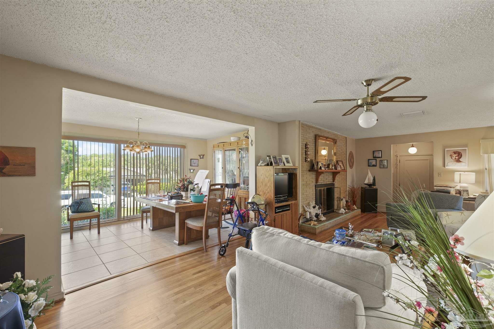 Property Photo: 3545 Bayou Dr FL 32505