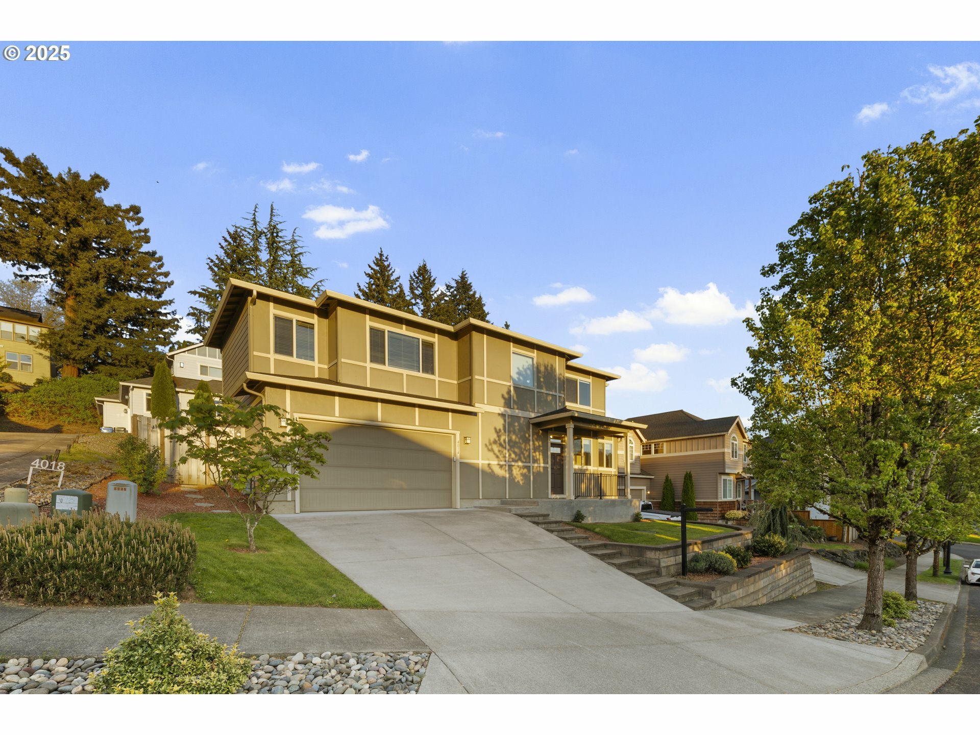 Property Photo: 4014 NE Everett Ct WA 98607