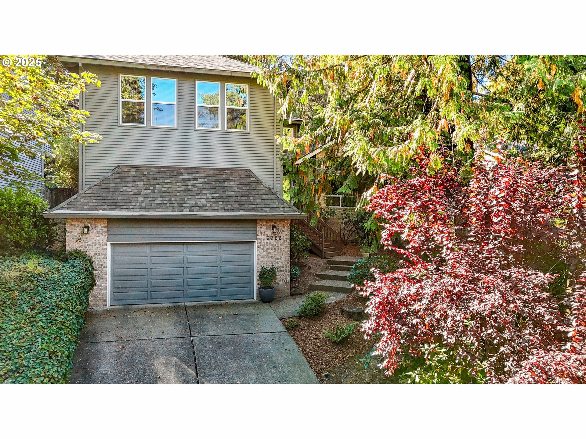 Property Photo: 3722 SW Cullen Blvd OR 97221