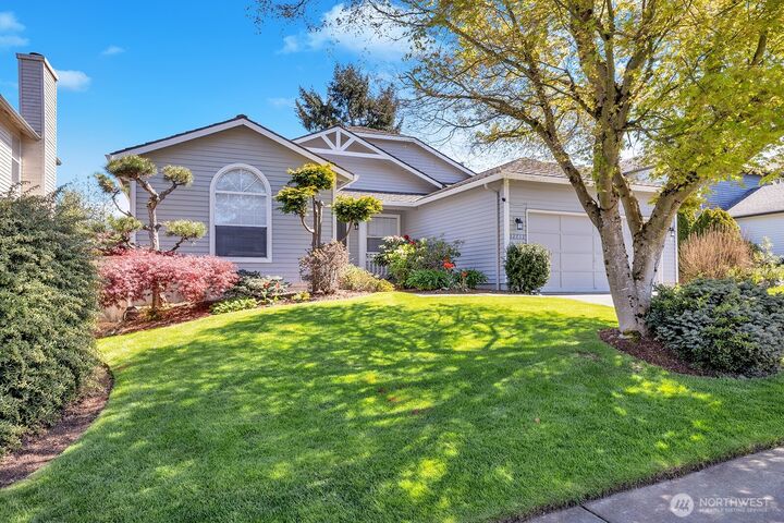 32712  20th Avenue SW  Federal Way WA 98023 photo