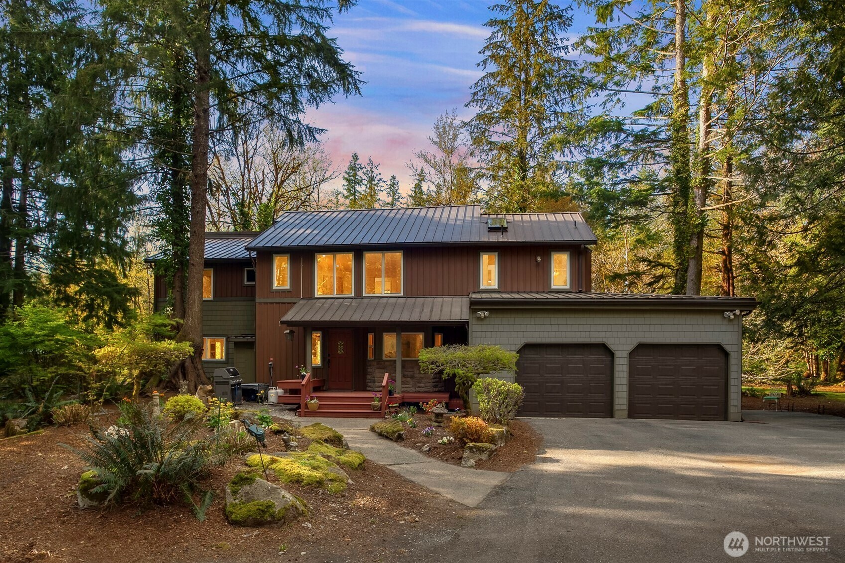 Property Photo: 7517 Moon Valley Road SE WA 98045