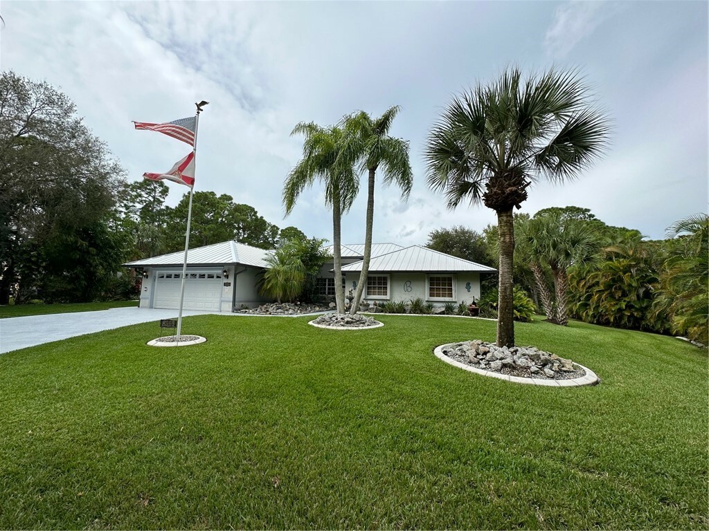 Property Photo: 8365 92nd Avenue FL 32967