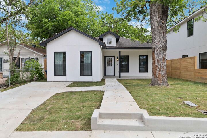 Property Photo: 239 Carle Ave TX 78204