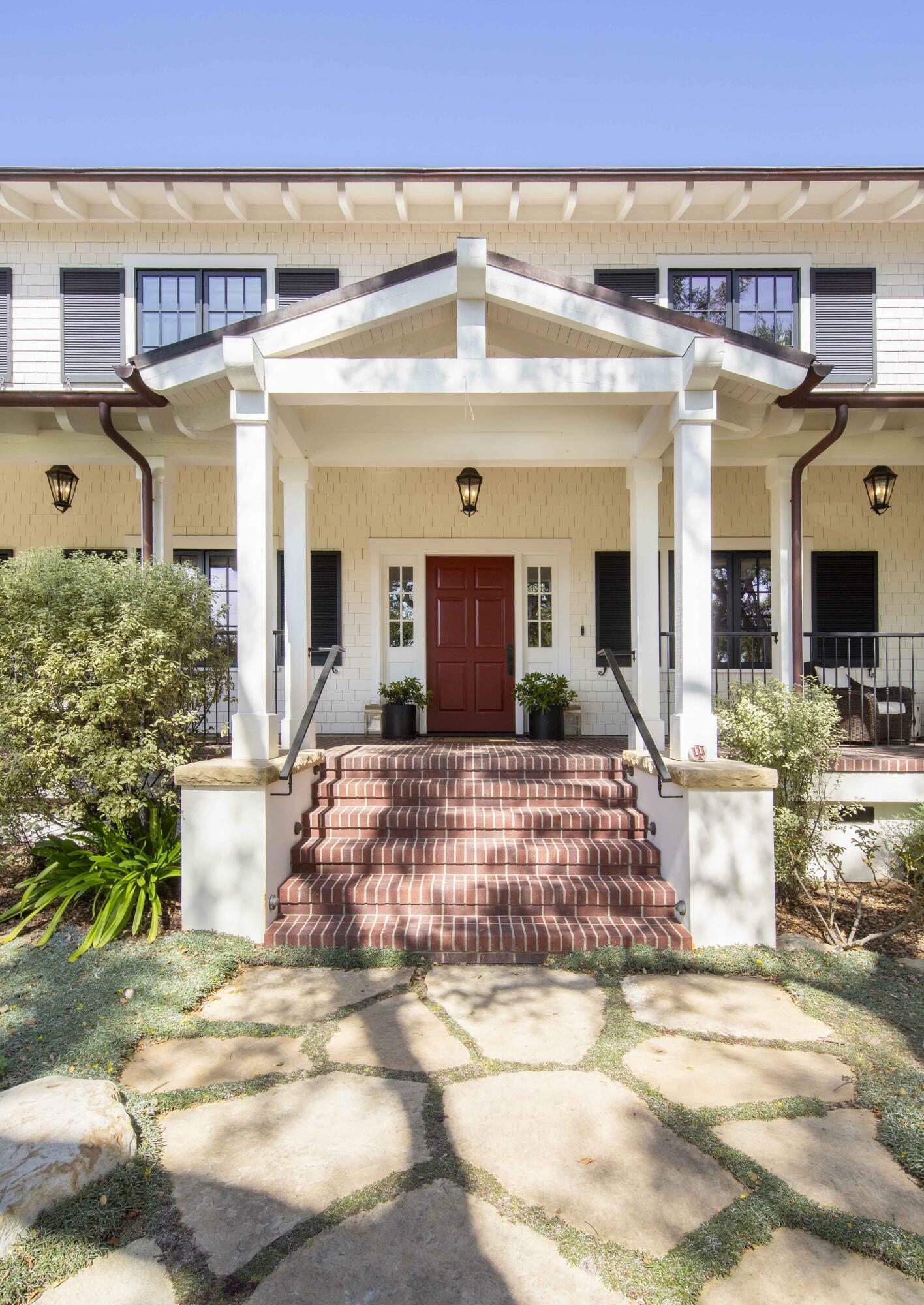 Property Photo:  1729 Glen Oaks Drive  CA 93108 