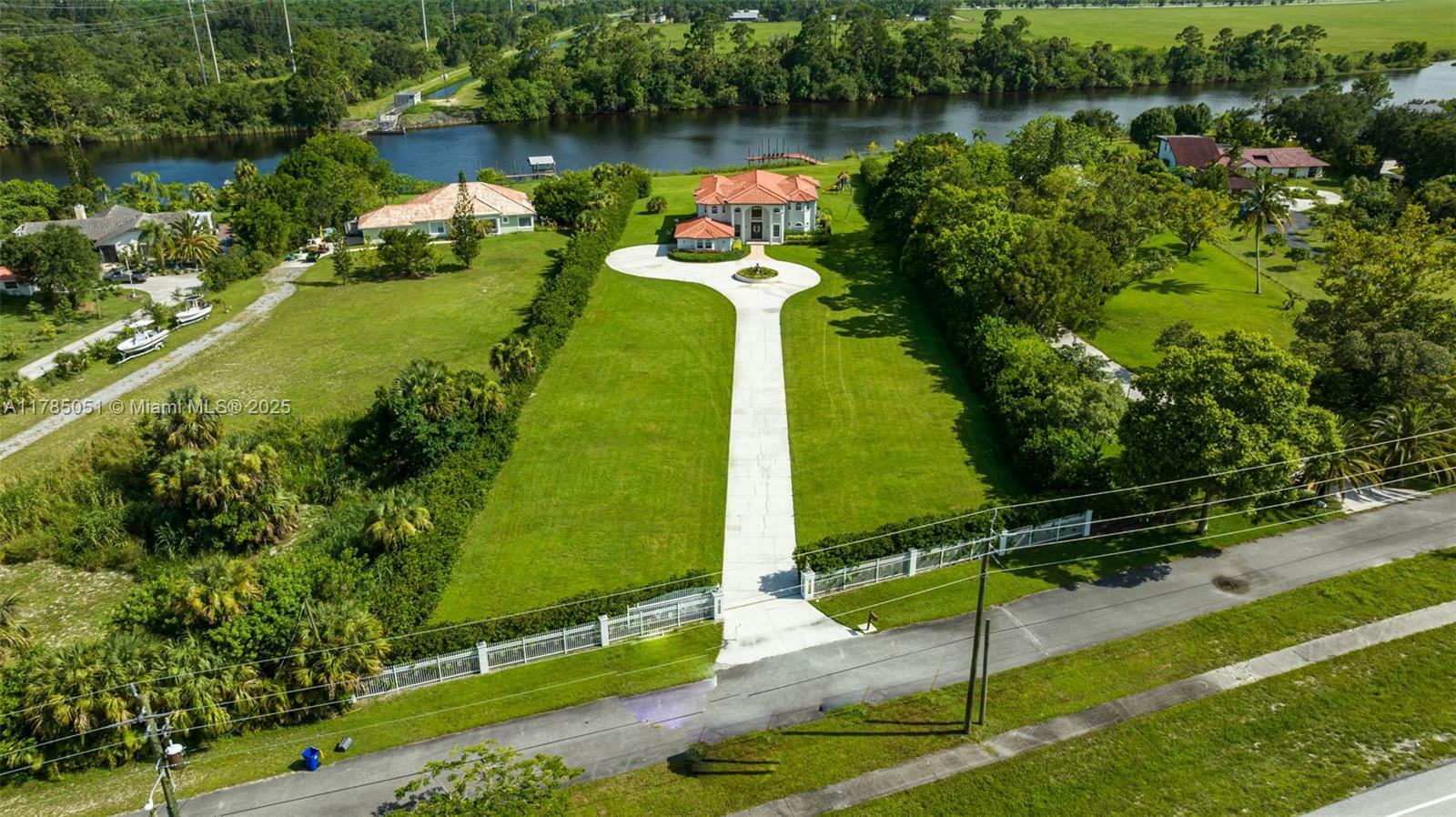 Property Photo: 6152 SW Banks St FL 34990