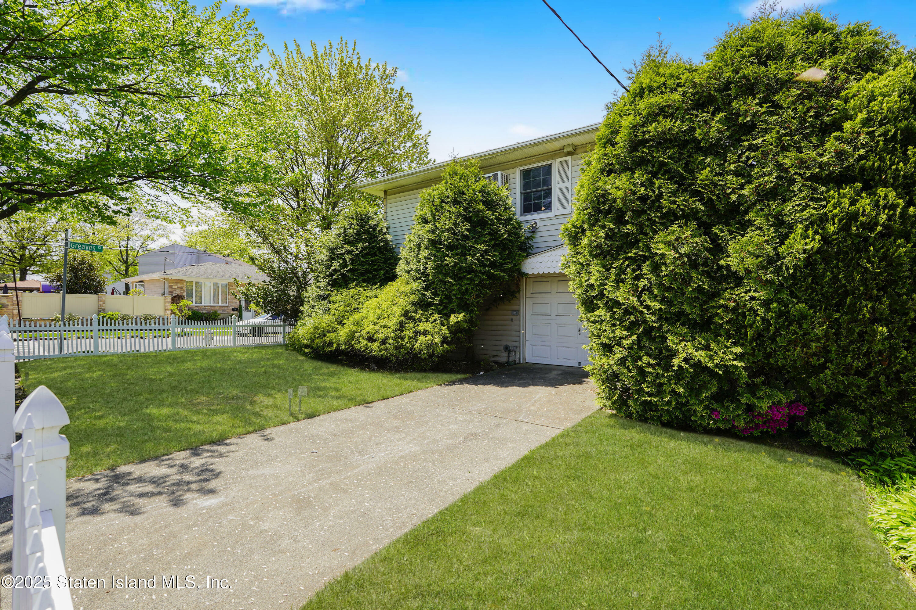 Property Photo: 134 Greaves Avenue NY 10308