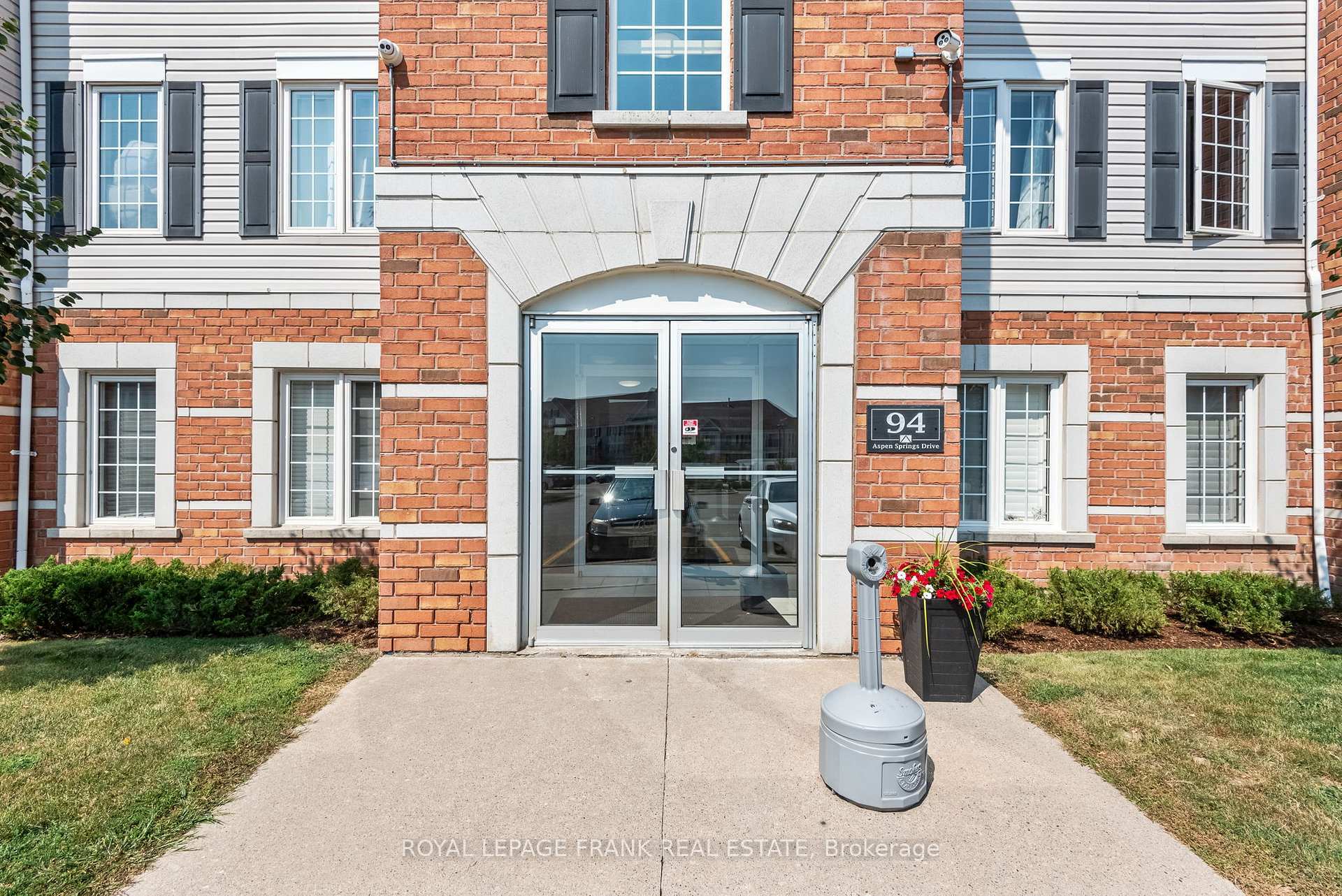 Photo de la propriété: 94 Aspen Springs Drive 109 ON L1C 5A2