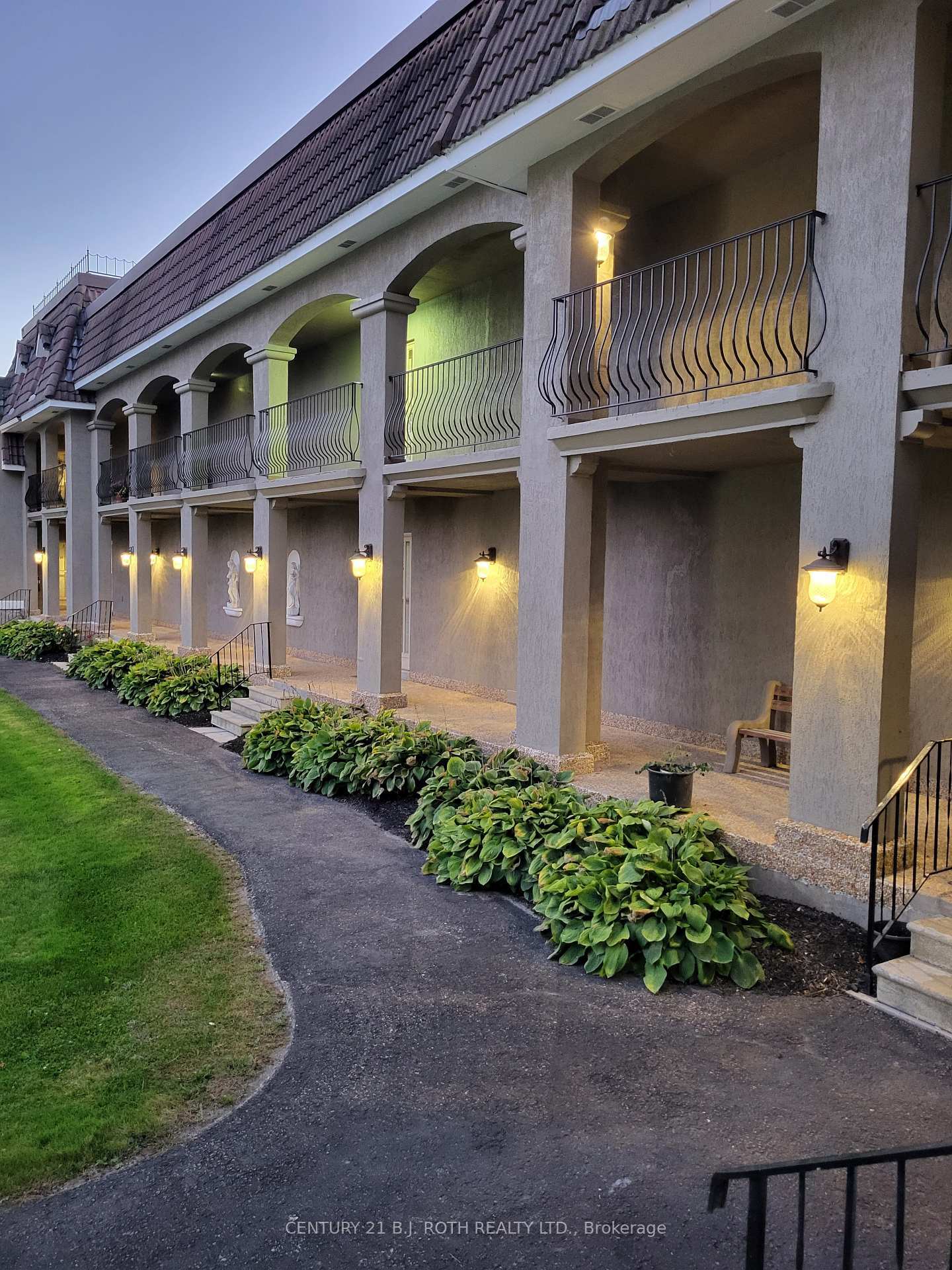 Property Photo: 60 Laguna Parkway 15 ON L0K 1B0