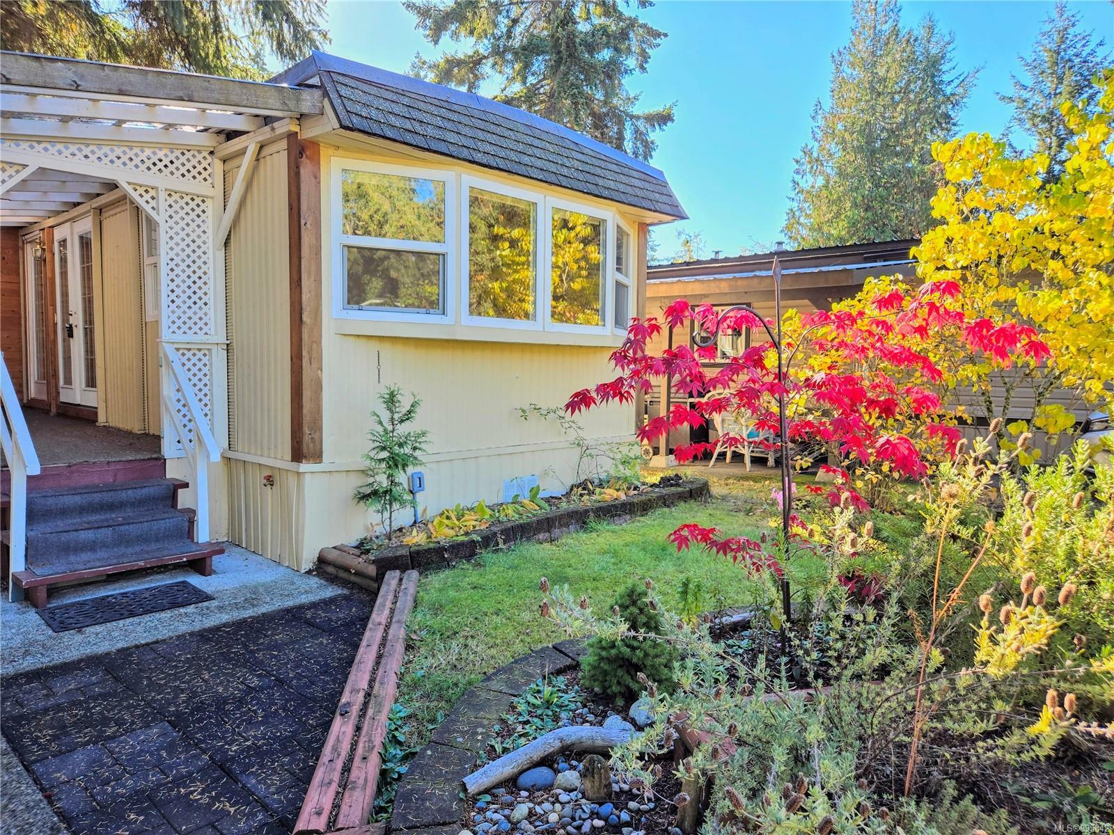 Property Photo: 1247 Arbutus Rd 76 BC V9P 1R4
