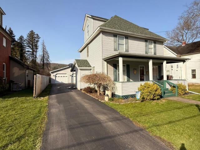 Property Photo:  325 College Street  PA 16371 