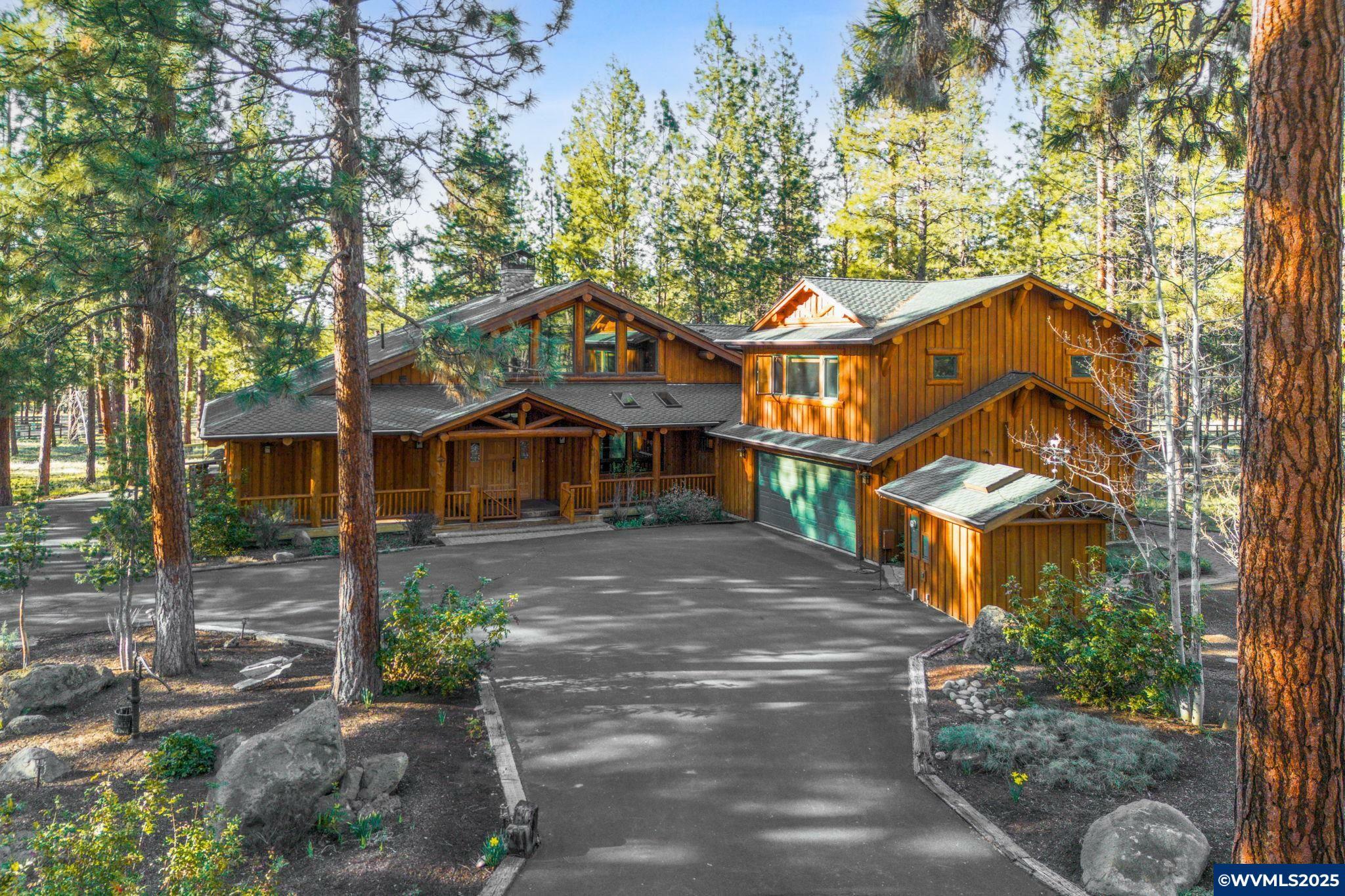 Property Photo: 16179 Foothill Lp OR 97759