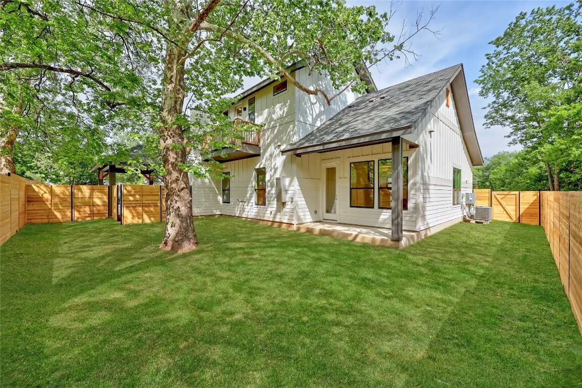 Property Photo: 760 Mansell Drive A TX 78702