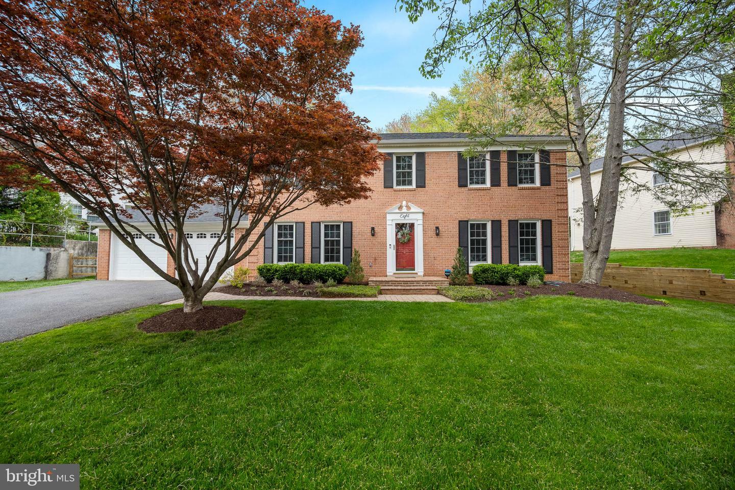 Property Photo: 8 Turnham Court MD 20878