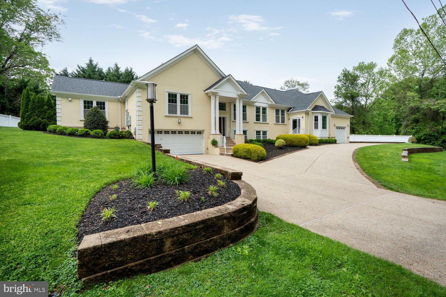 Property Photo: 7201 Thomas Branch Drive MD 20817