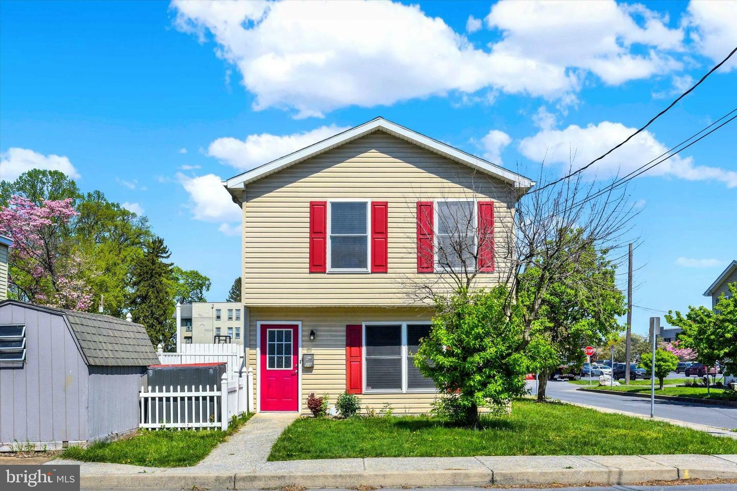 19 S Chestnut Street  Mechanicsburg PA 17055 photo