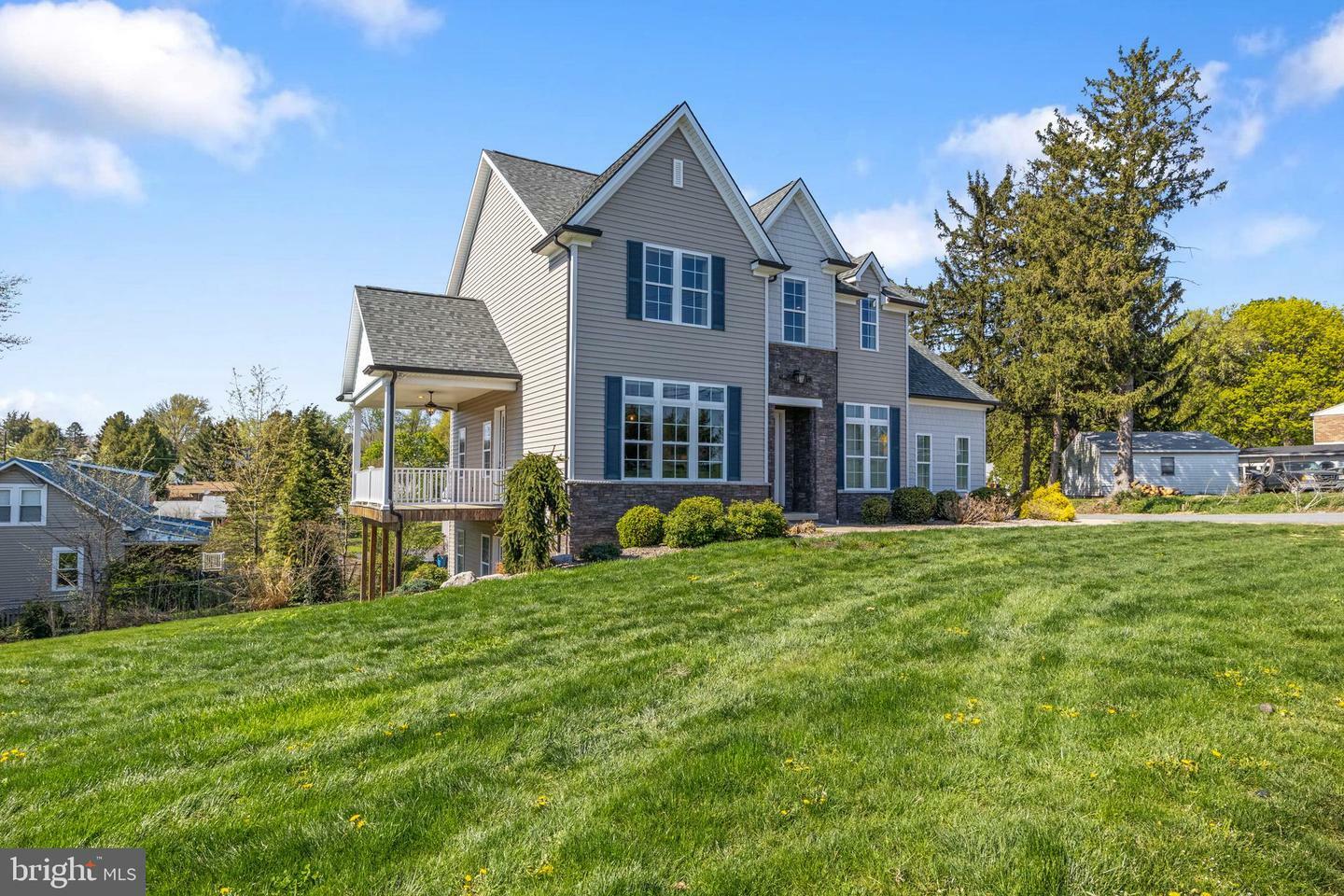 Property Photo: 701 E Winding Hill Road PA 17055
