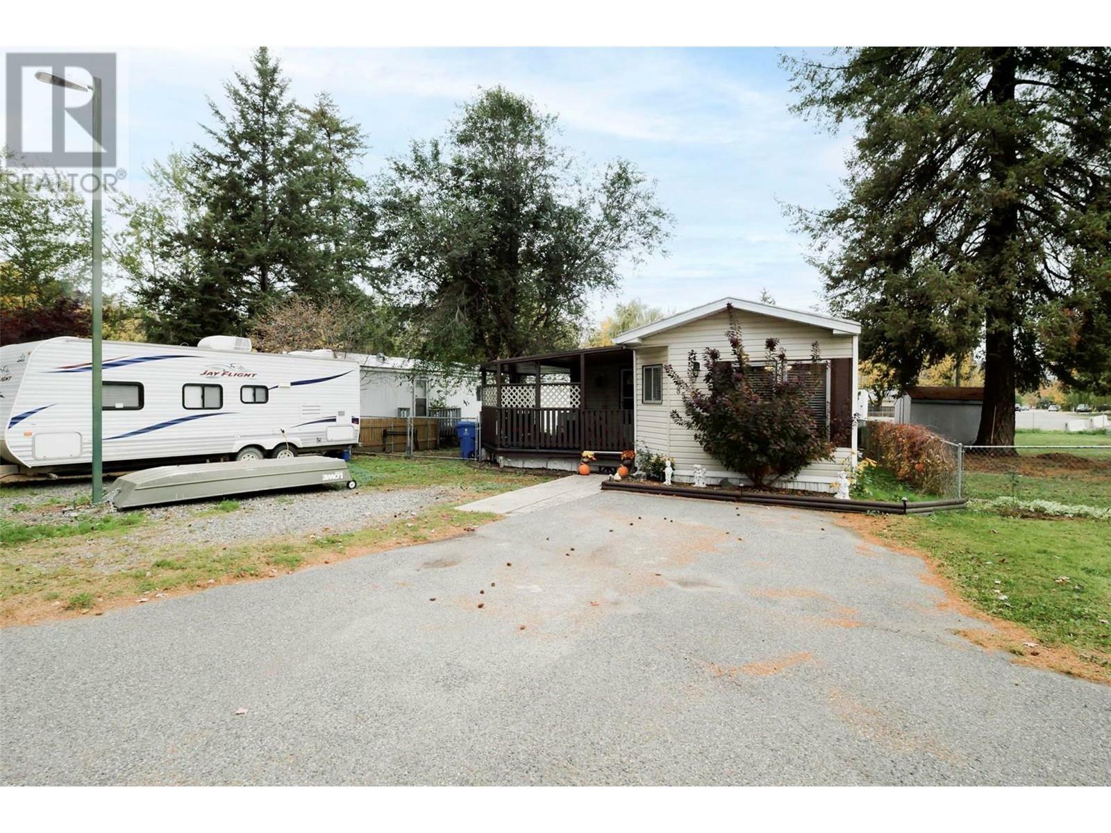 Property Photo: 715 Beaver Lake Road 85 BC V4V 1E6