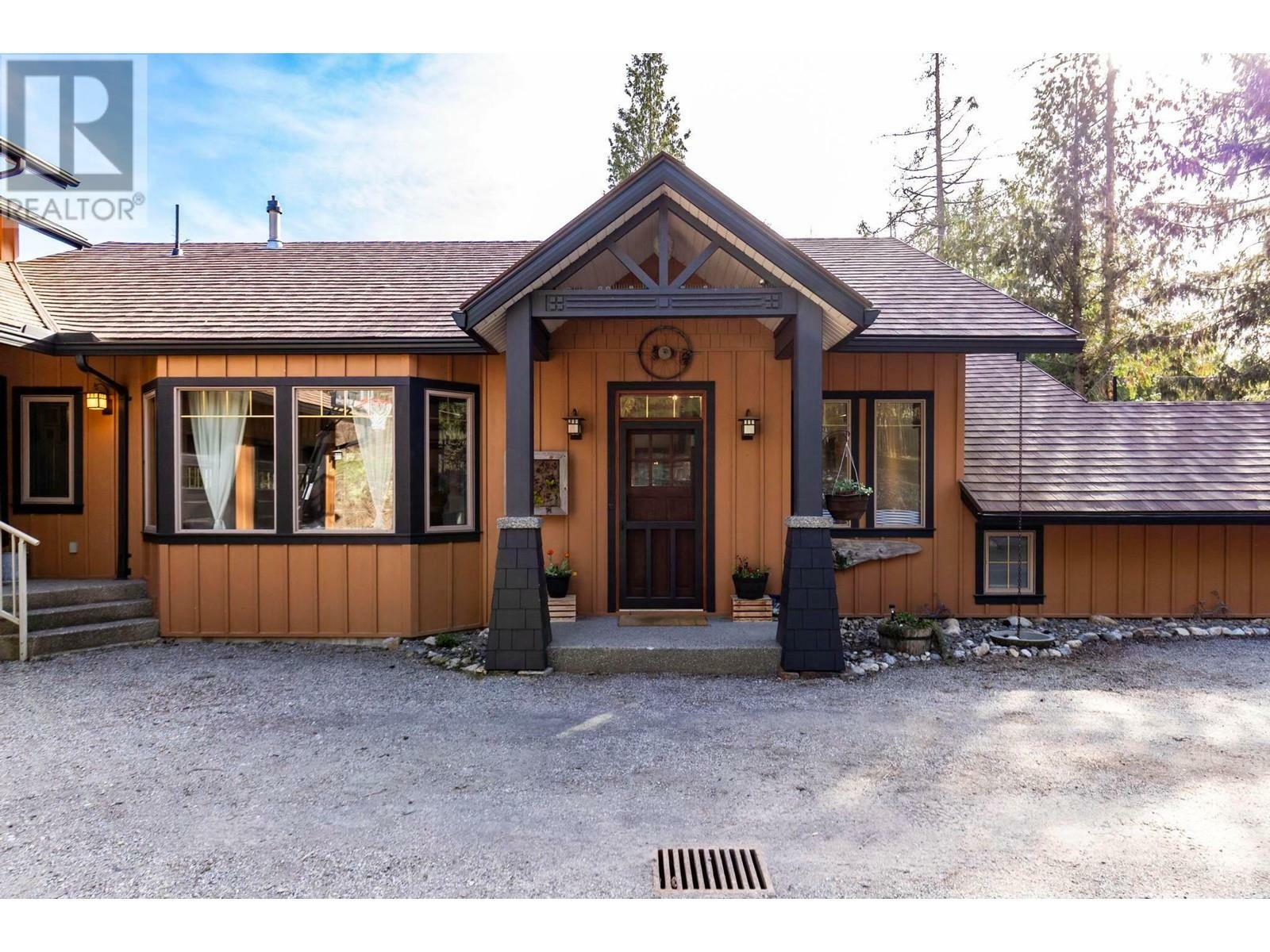 Photo de la propriété: 8028 Jackpine Road BC V1B 3M9