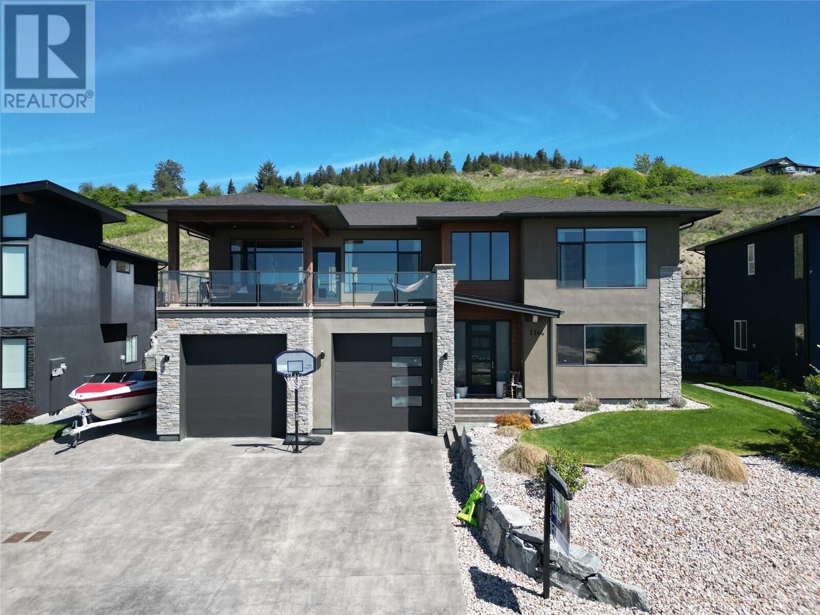 Photo de la propriété:  7144 Apex Drive  BC V1B 4E4 