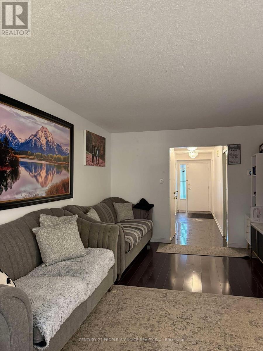 Property Photo: 101 Dundalk Drive 1 ON M1P 4V1