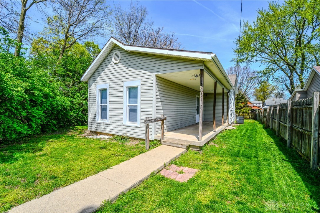 Property Photo: 305 Herrlinger Way OH 45373