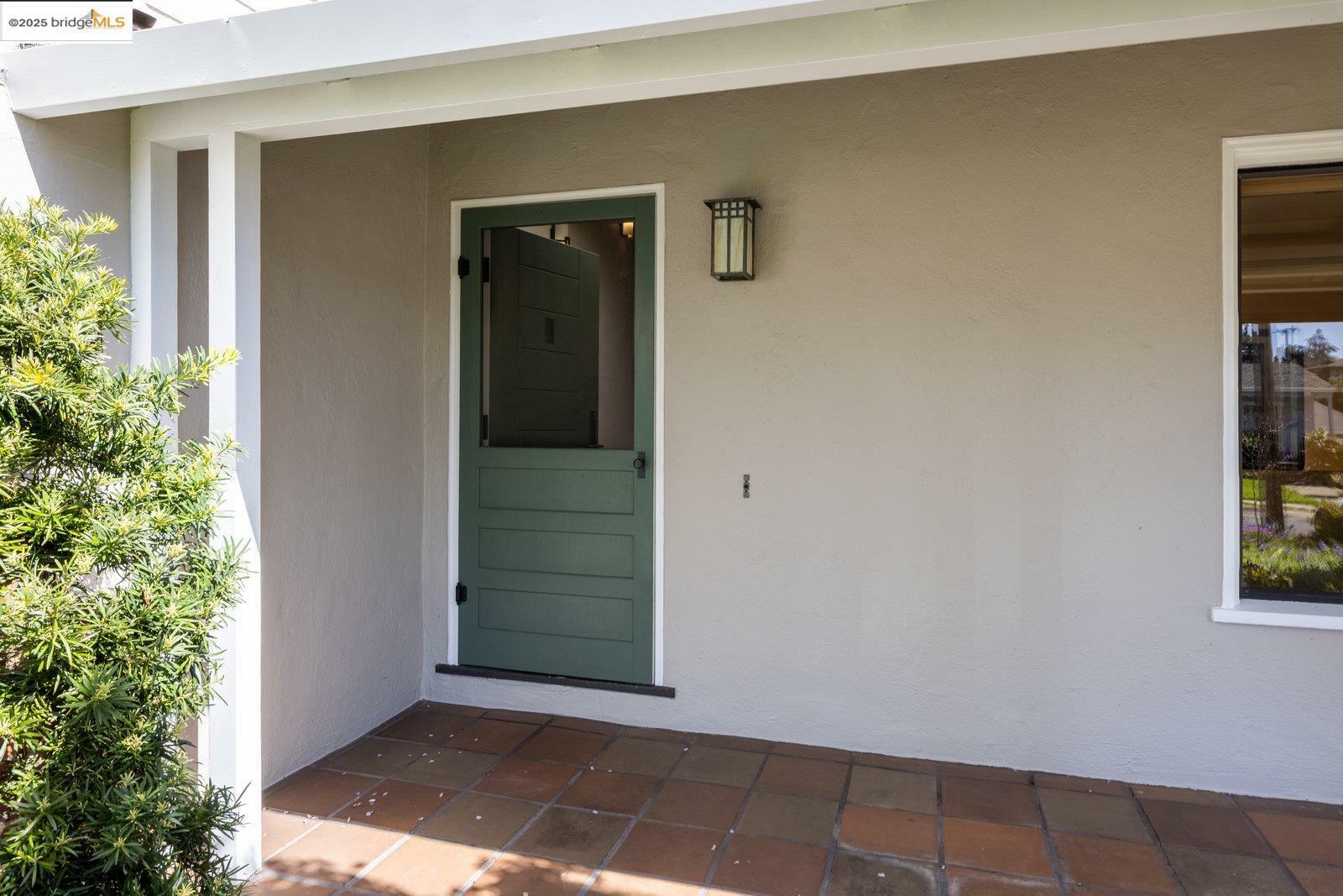 Property Photo:  331 Marlow Dr  CA 94605 