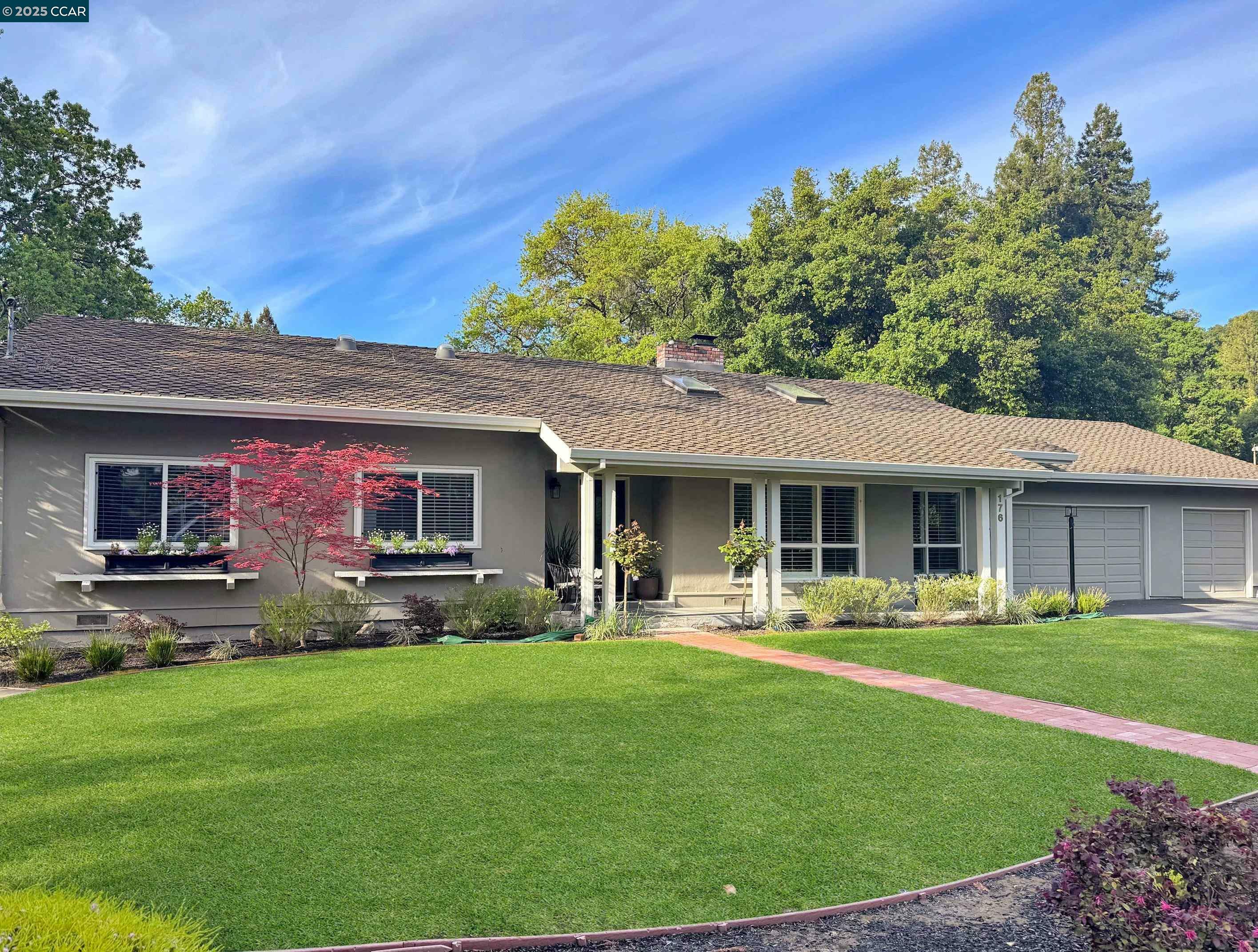 Property Photo: 176 La Sonoma Way CA 94507