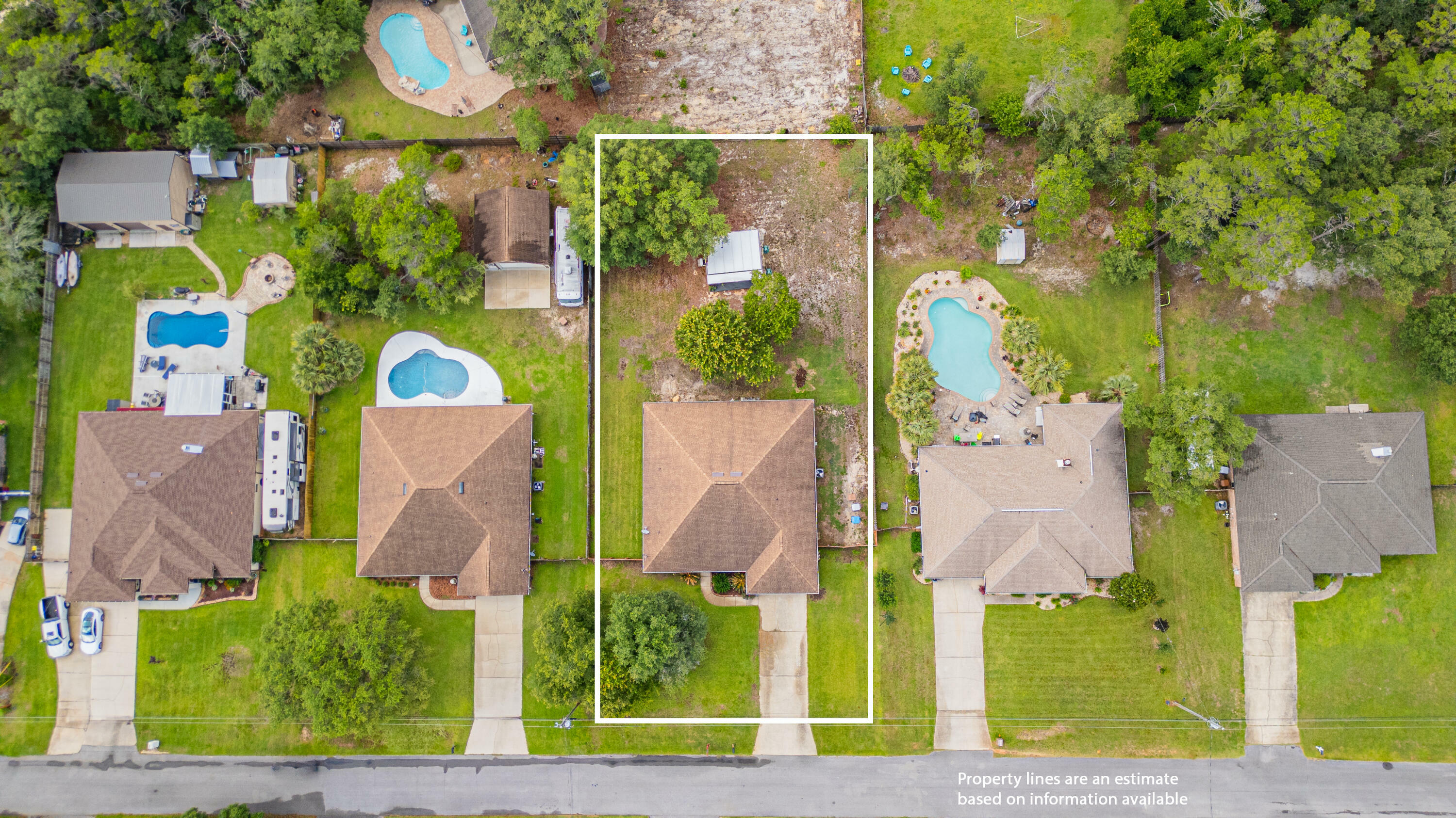 Property Photo: 6639 Castlewood Street FL 32566