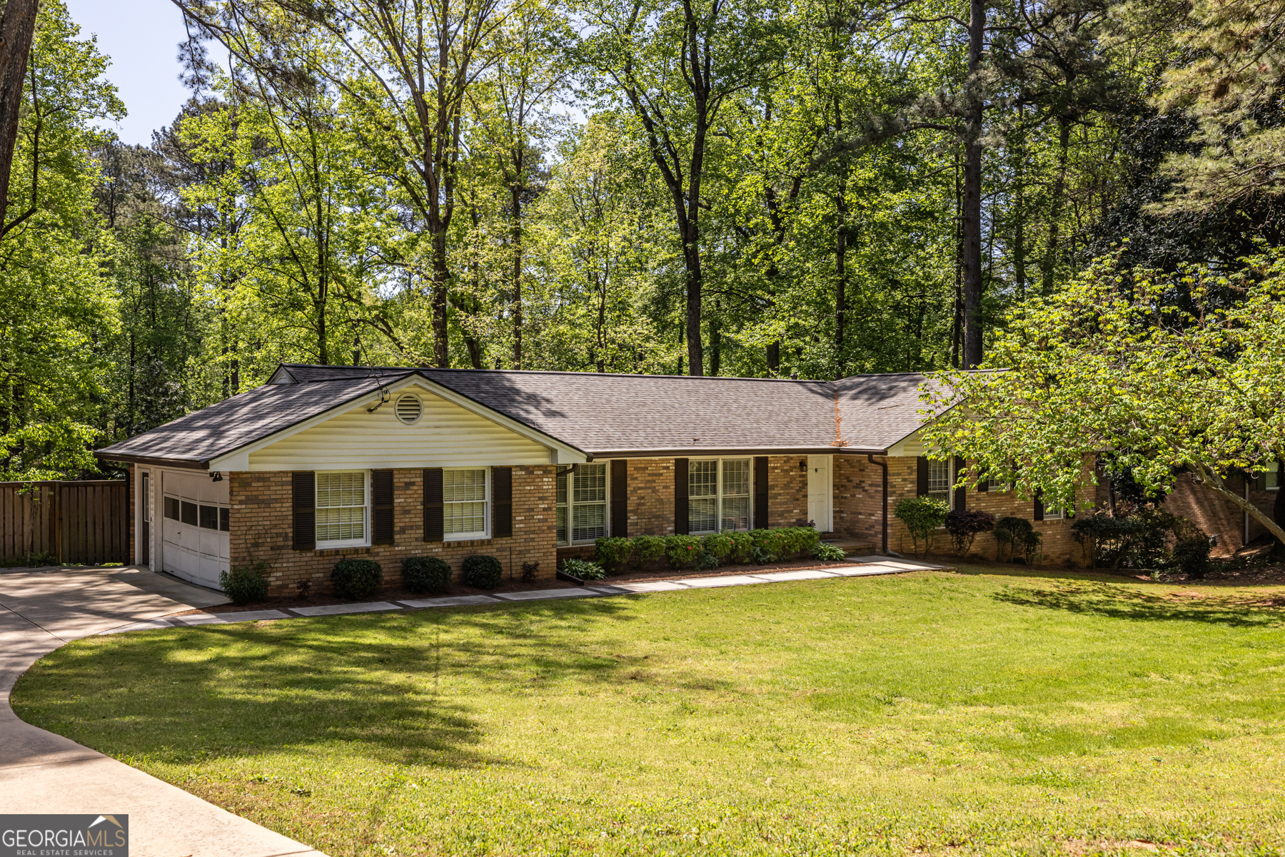 Property Photo: 1602 Shamrock Trail SE GA 30080