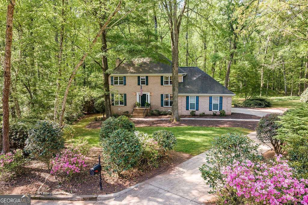 Property Photo:  1031 Long Branch Run  GA 30677 