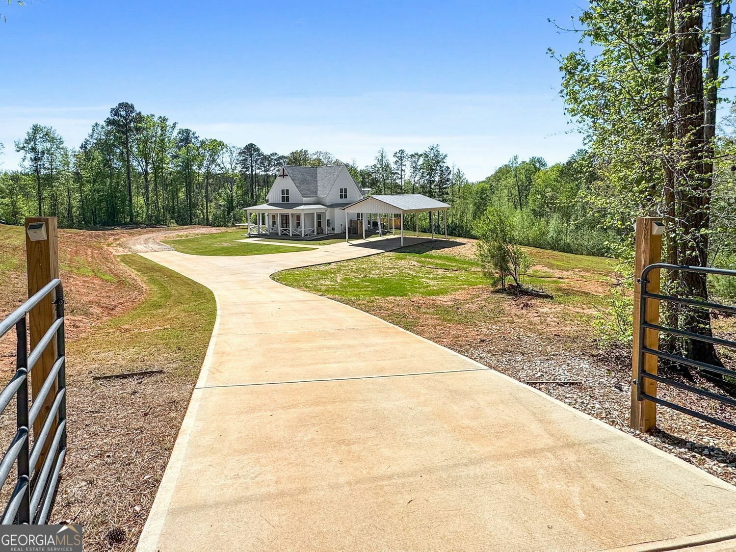 Property Photo: 700 Ga Hwy 87 GA 30216