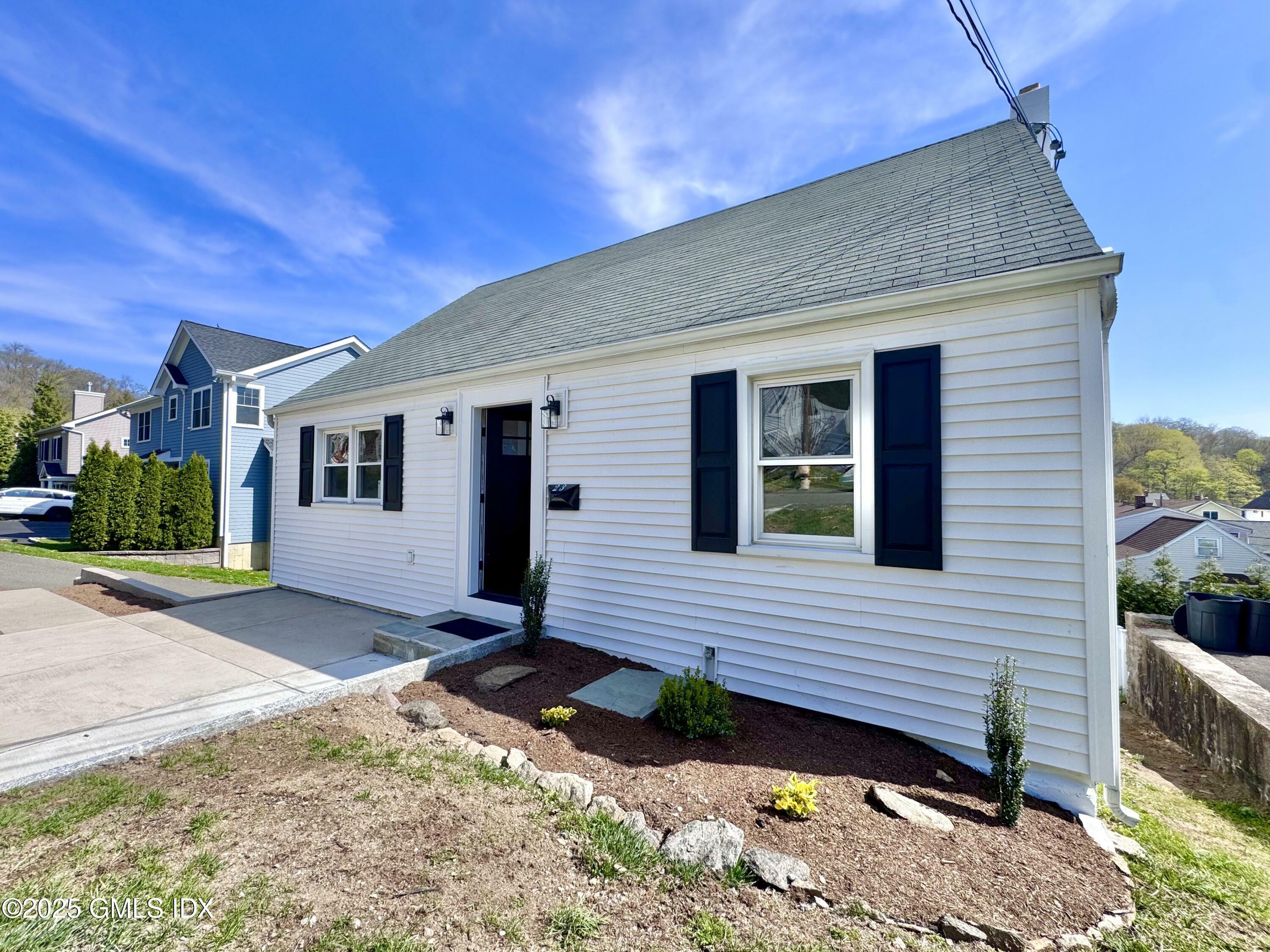 23 Nicholas Avenue  Greenwich CT 06831 photo