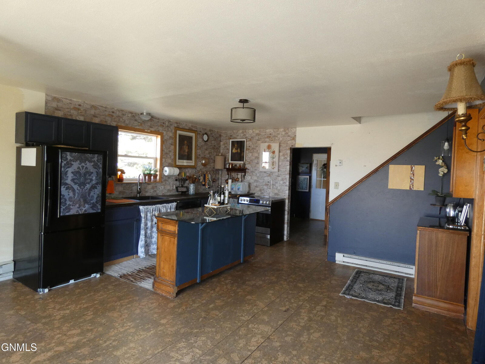 Property Photo:  630 6 Avenue NE  ND 58463 