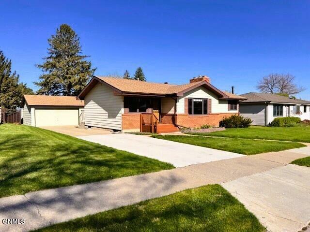 Property Photo: 1736 8th Street ND 58501