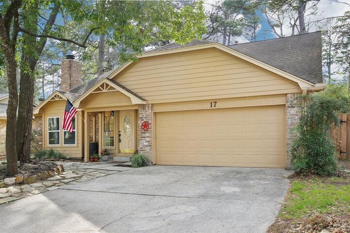 Property Photo: 17 N Summer Star Court TX 77380