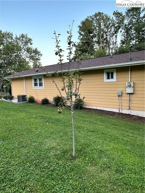 Property Photo: 368 Westview Drive NC 28675