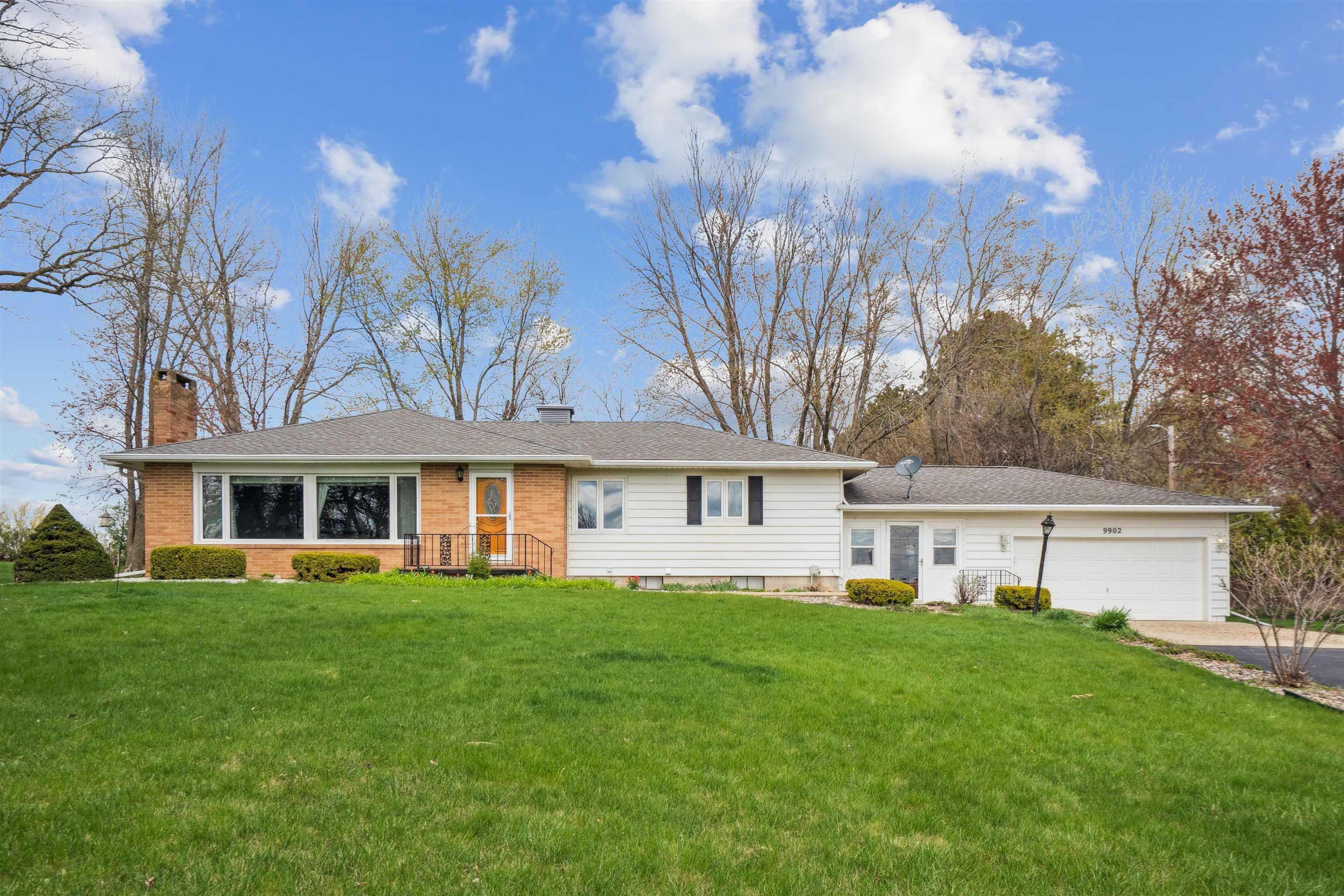 9902 University Avenue  Cedar Falls IA 50613 photo