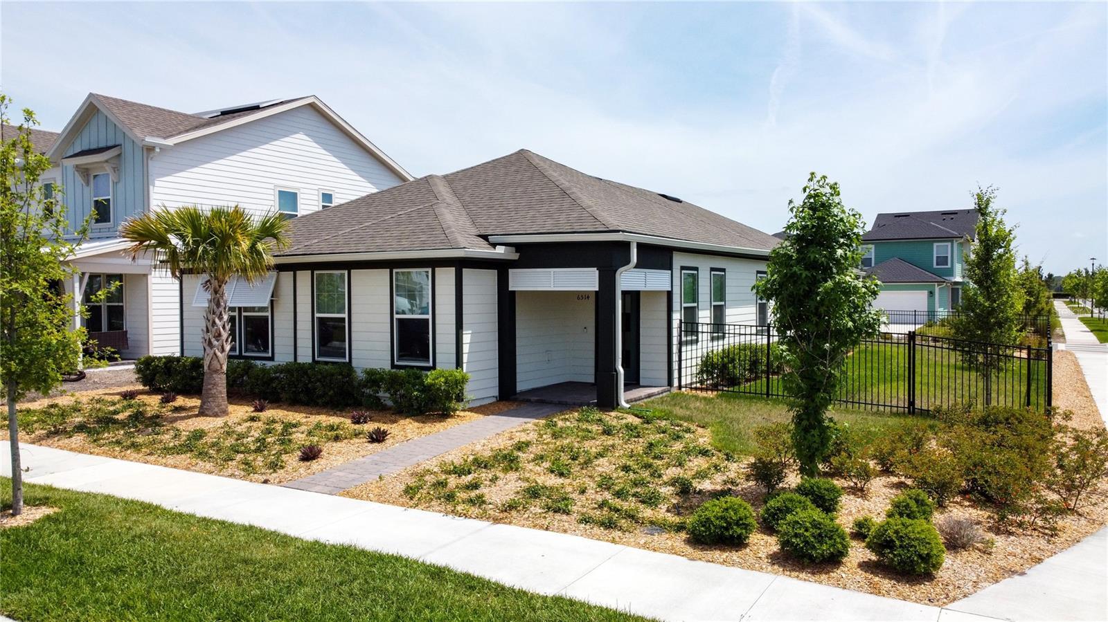 Property Photo: 6514 Barnstorm Way FL 34771