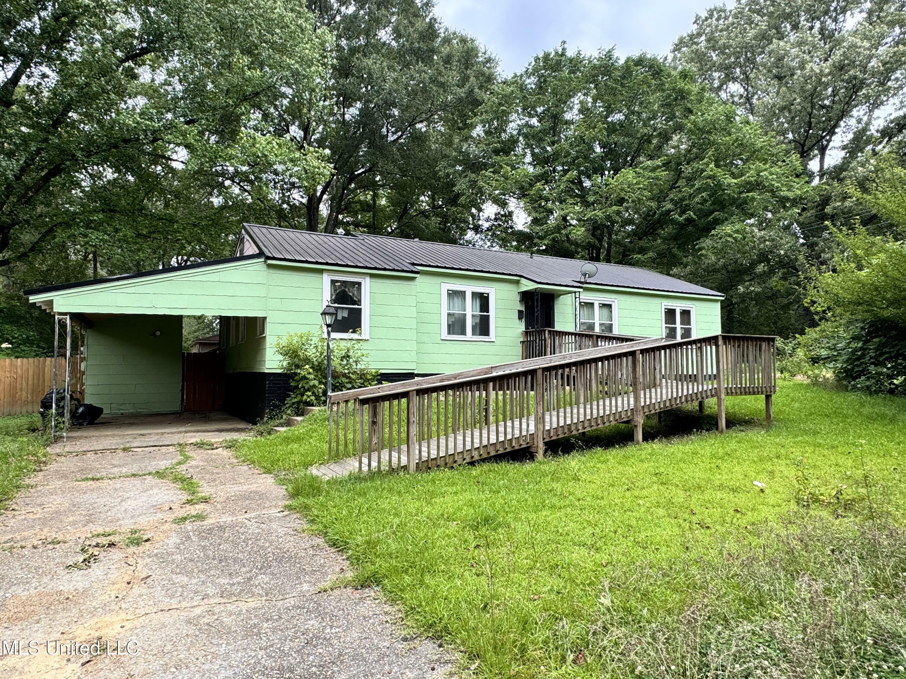 Property Photo: 697 Woody Drive MS 39212