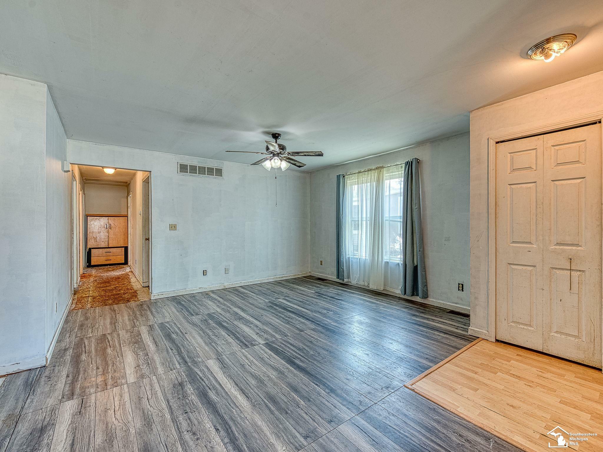 Property Photo: 529 Almyra Avenue MI 48161