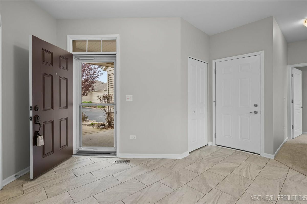 Property Photo: 4011 Sumac Court IL 60564