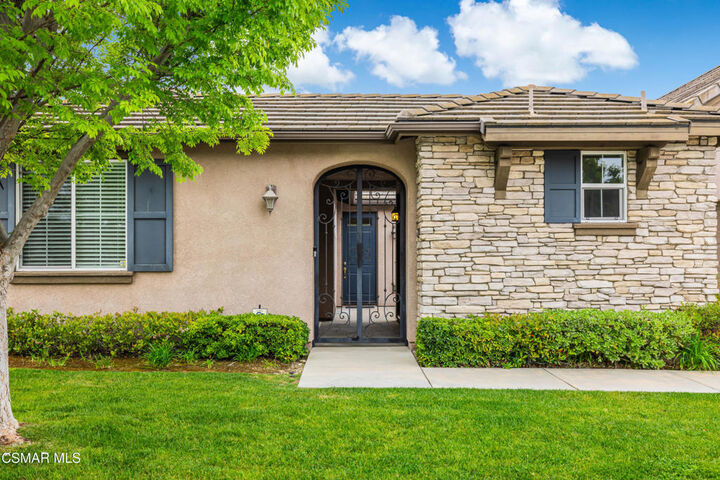 Property Photo: 1575 Silver Shadow Drive CA 91320