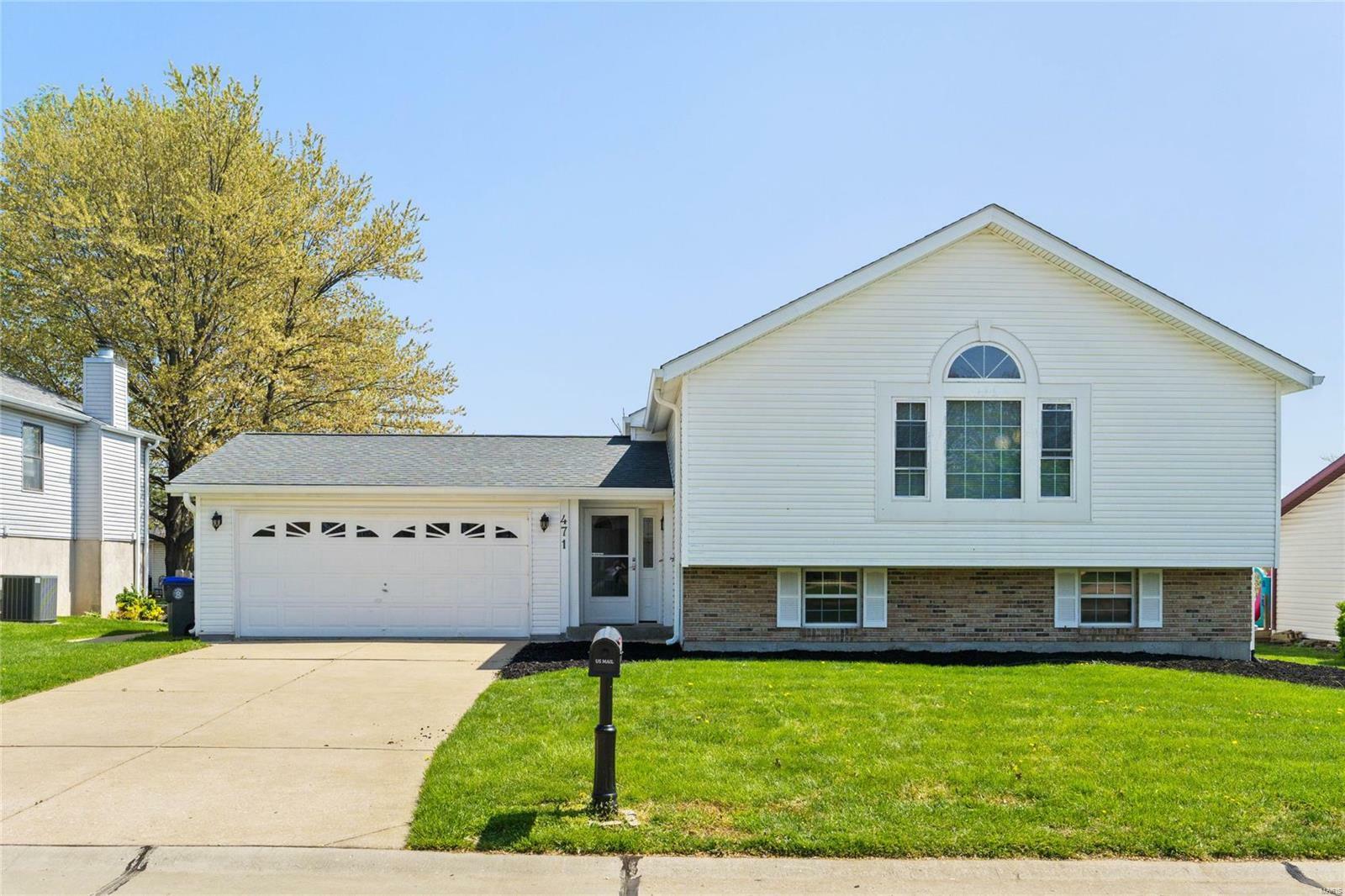471 Hidden Lake Drive  St Peters MO 63304 photo