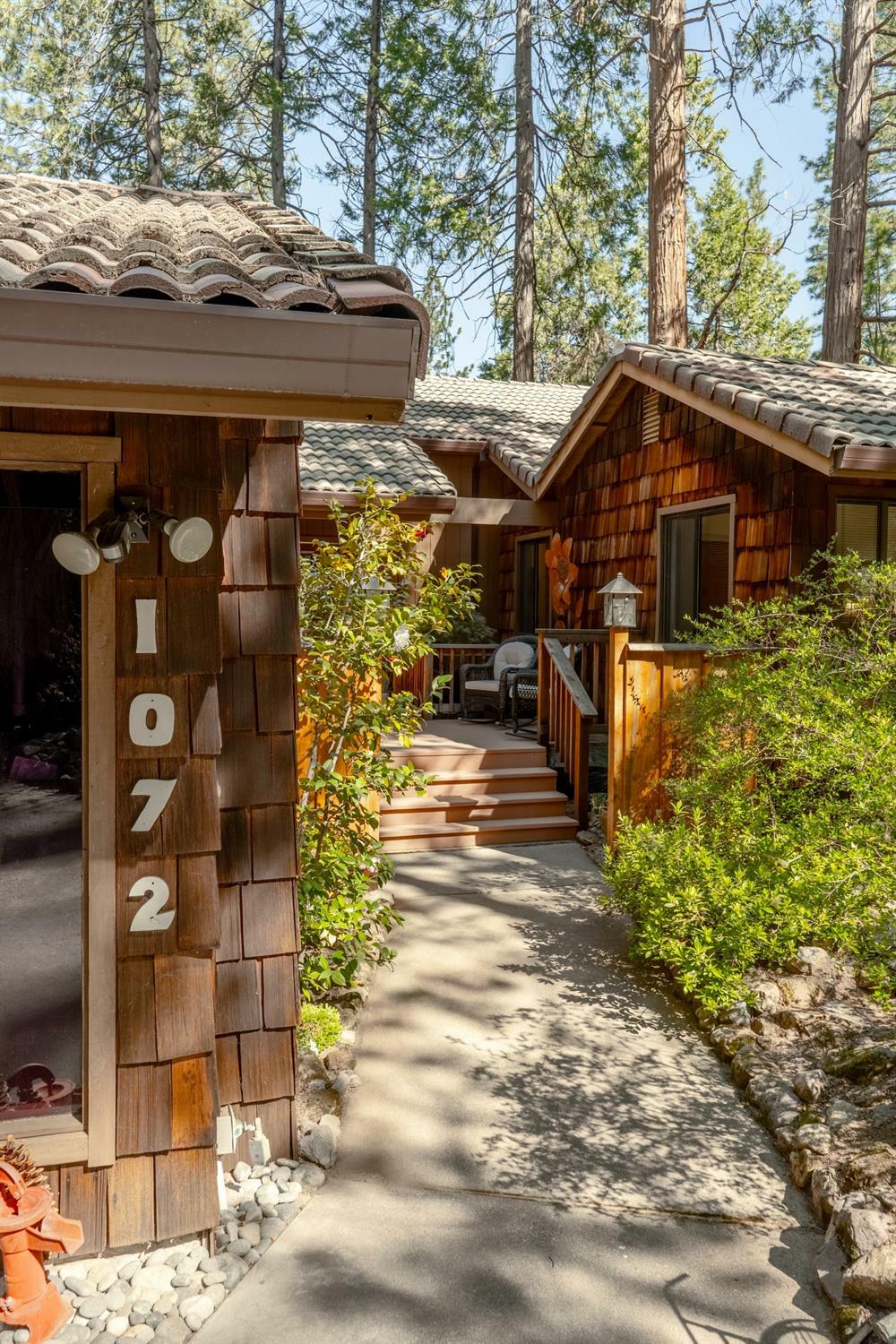 Property Photo: 1072 Fairway Court CA 95247