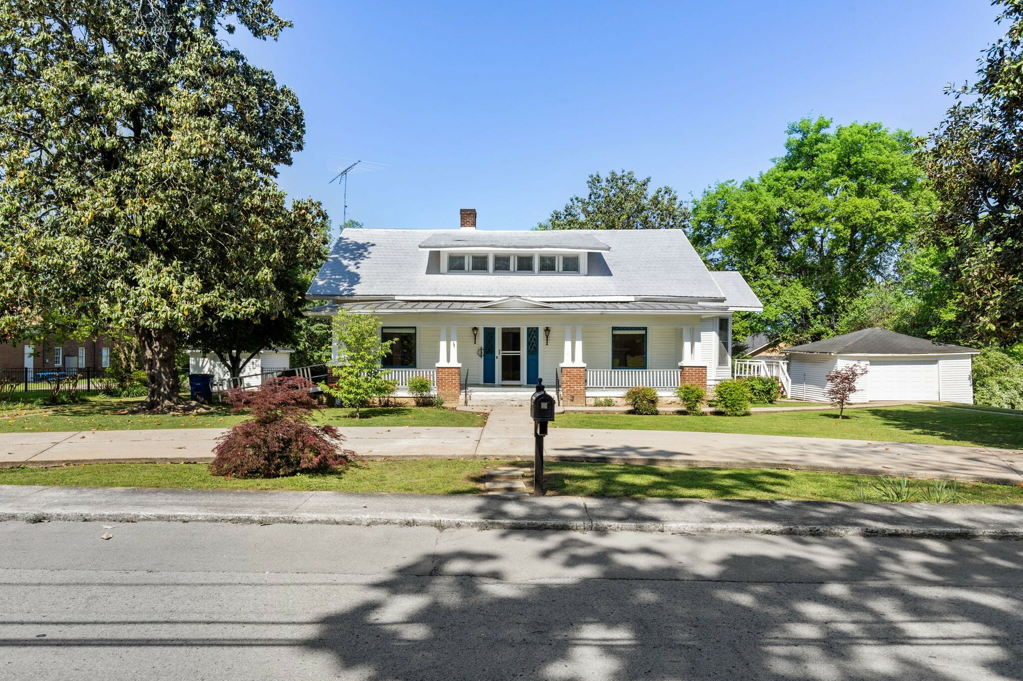 Property Photo: 611 N Jefferson St TN 37160