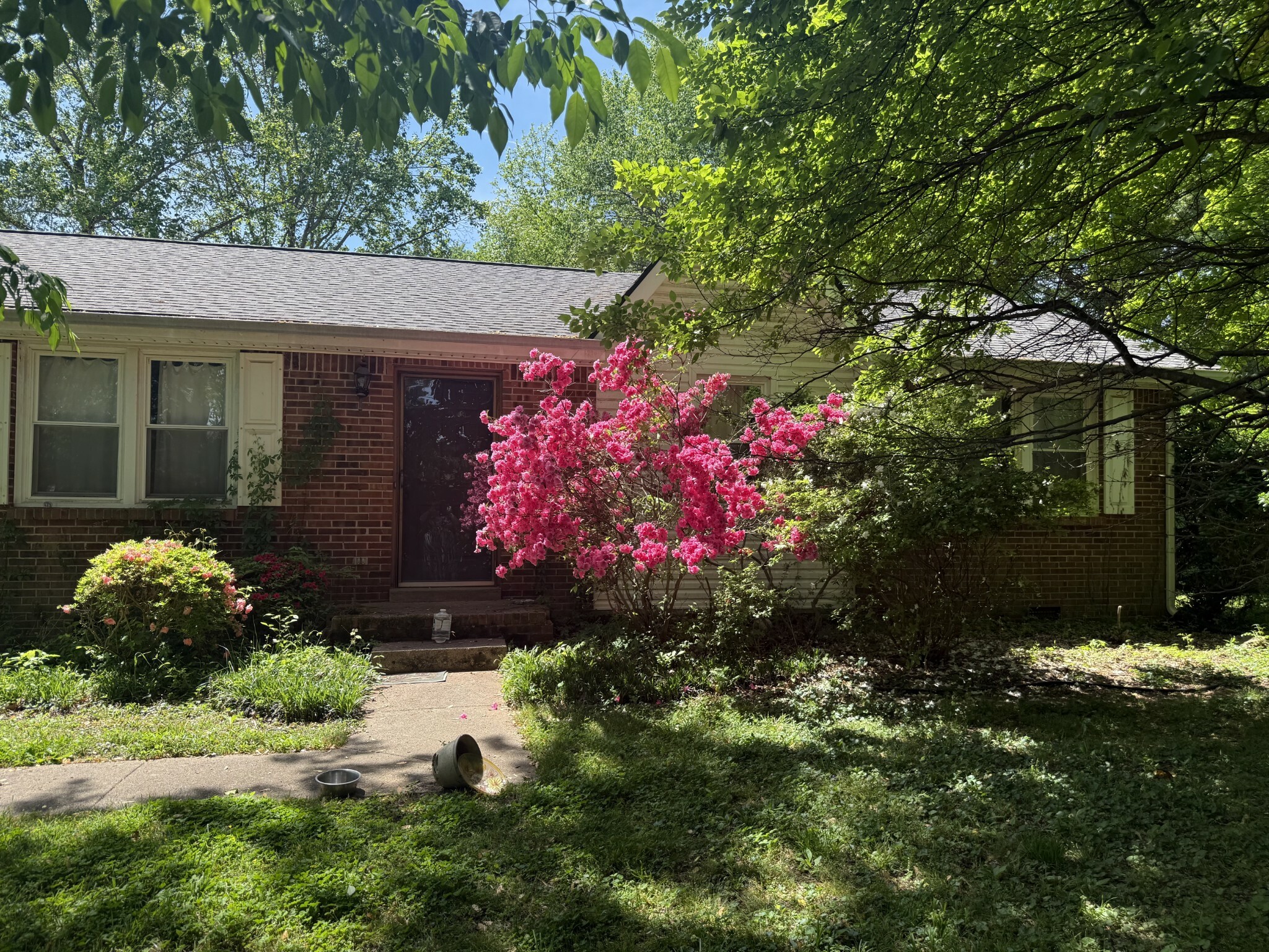 Property Photo:  1884 Hamlet Dr  TN 37040 