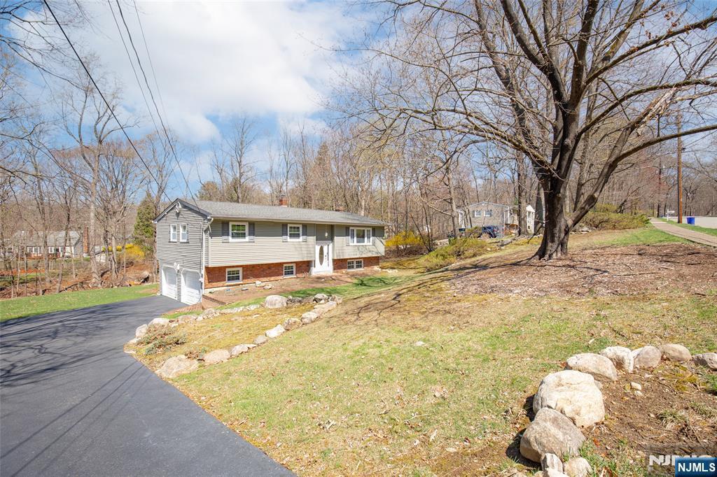 Property Photo:  11 Osage Road  NJ 07436 