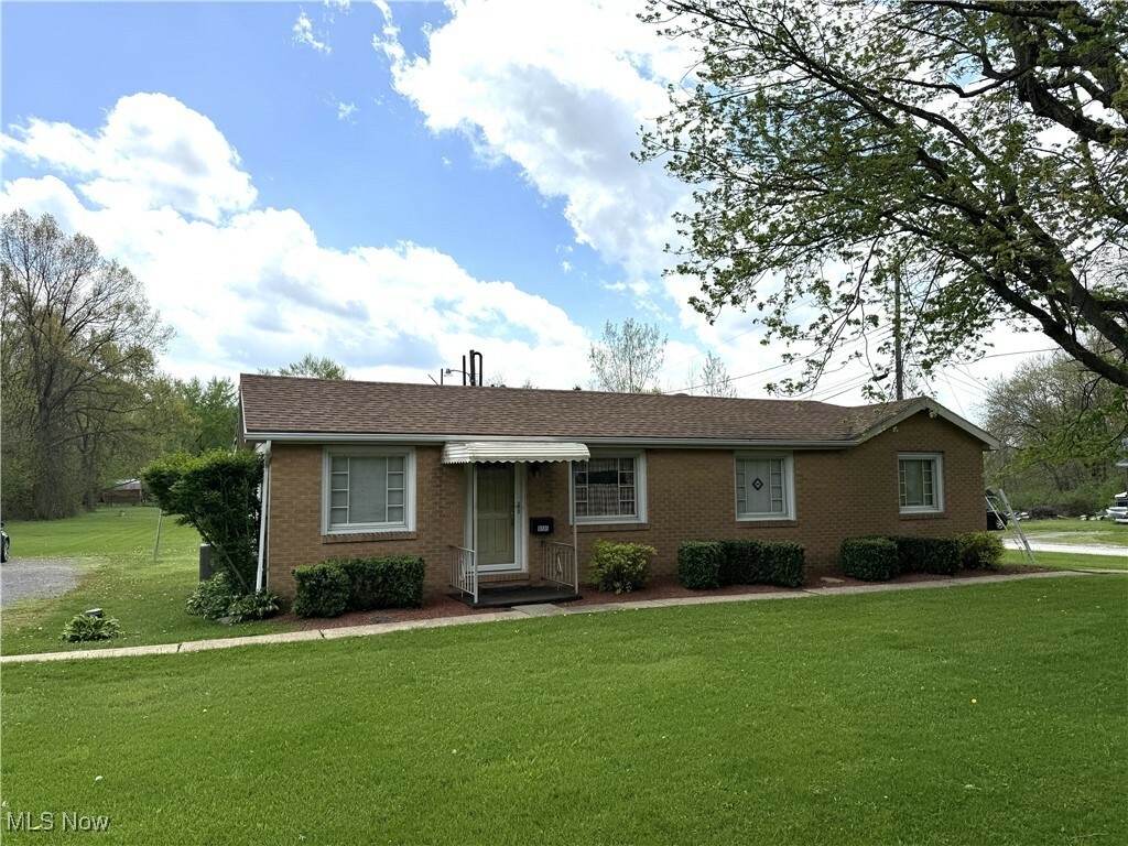 16585 Milton Avenue  Lake Milton OH 44429 photo