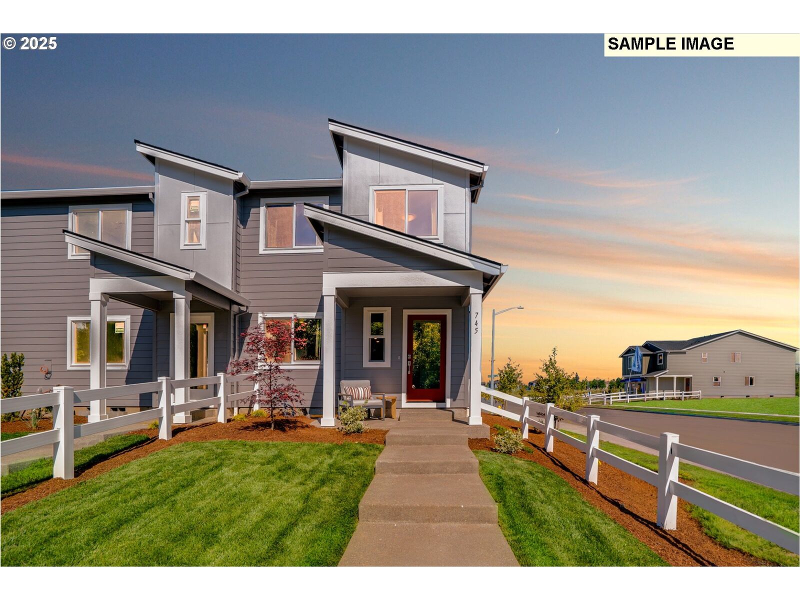 Property Photo:  2528 Sawtelle Dr  OR 97071 